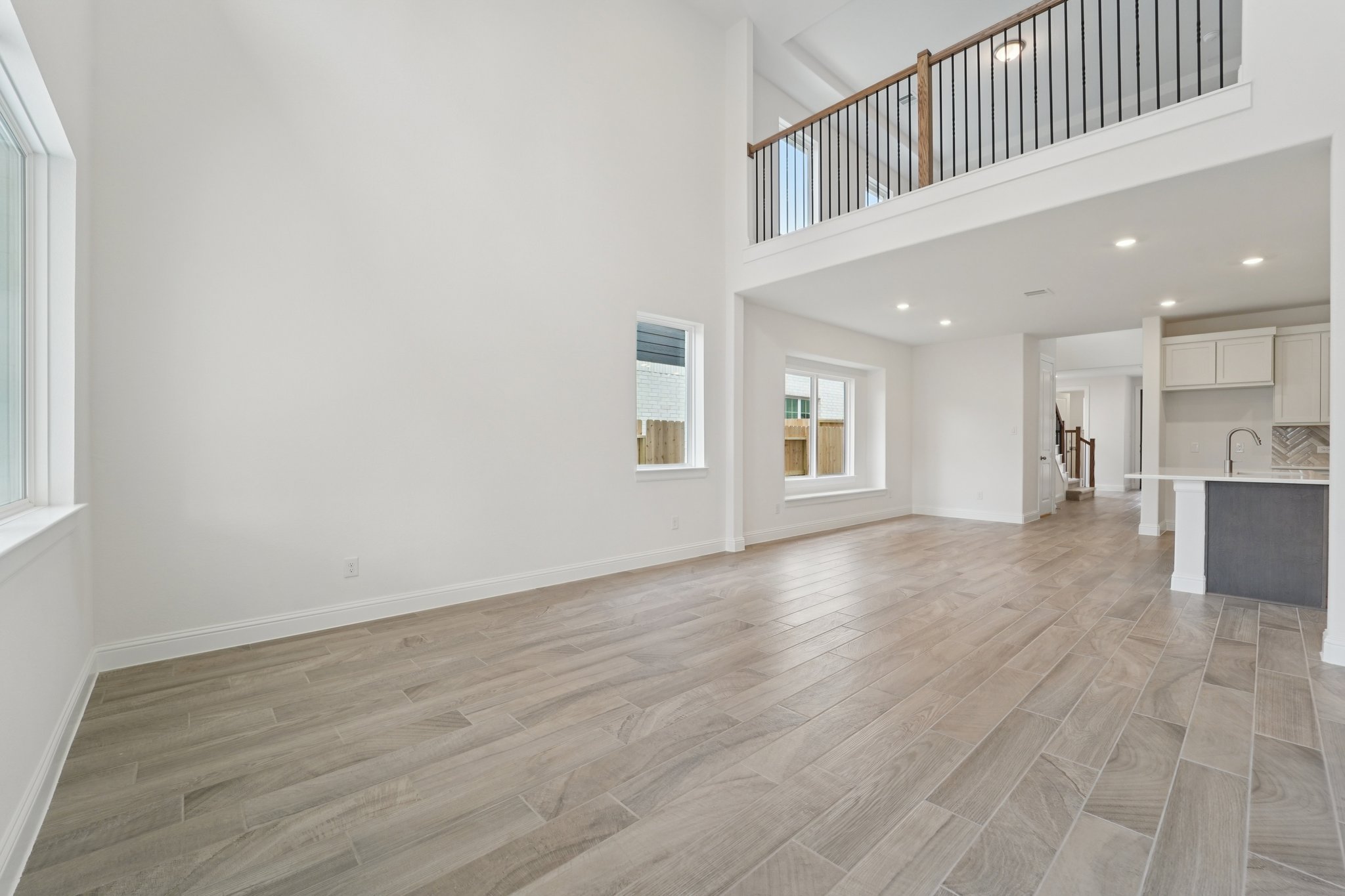 Ruby Frst Ct-S1102-010.jpg