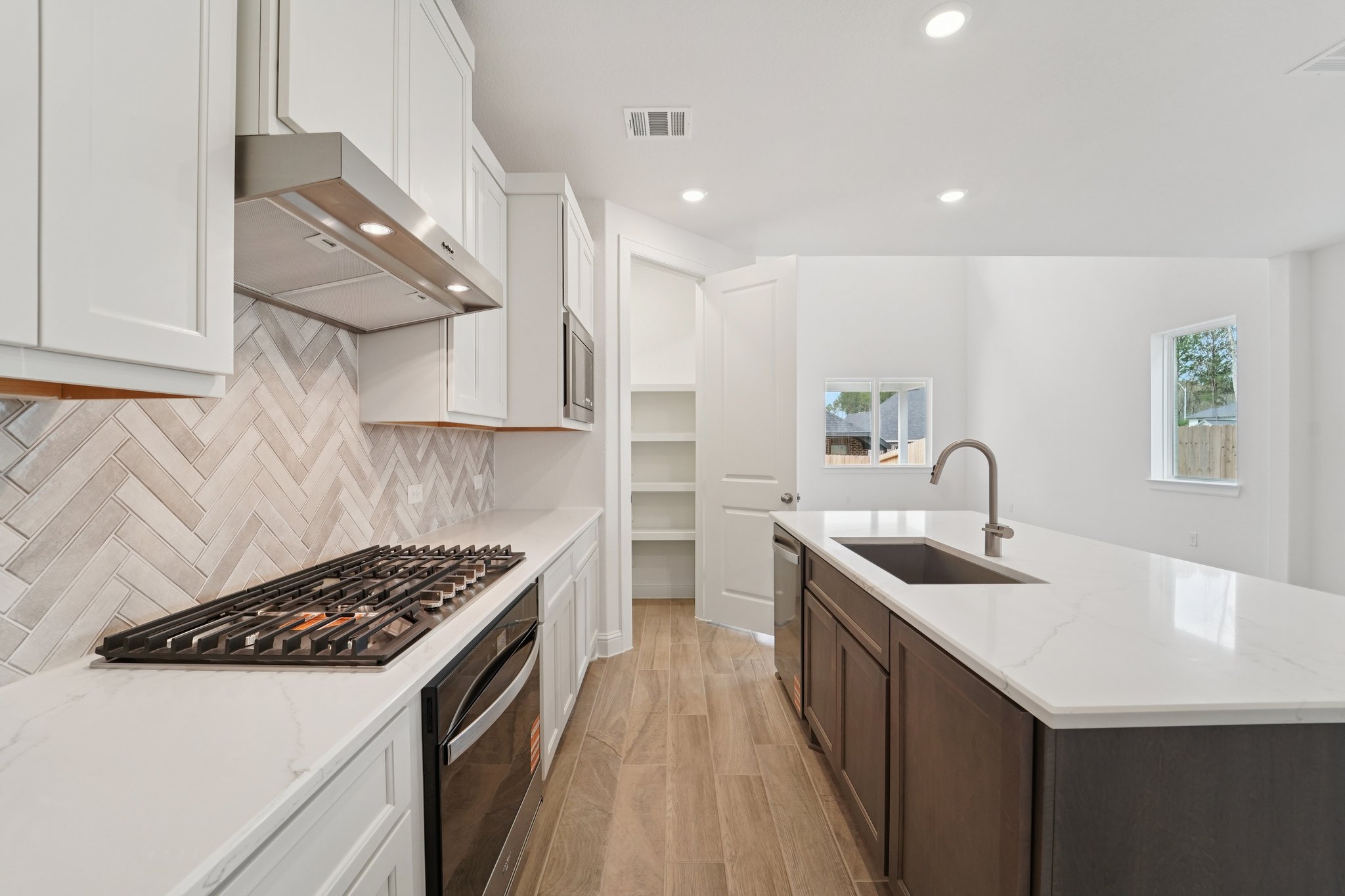 Ruby Frst Ct-S1102-017.jpg