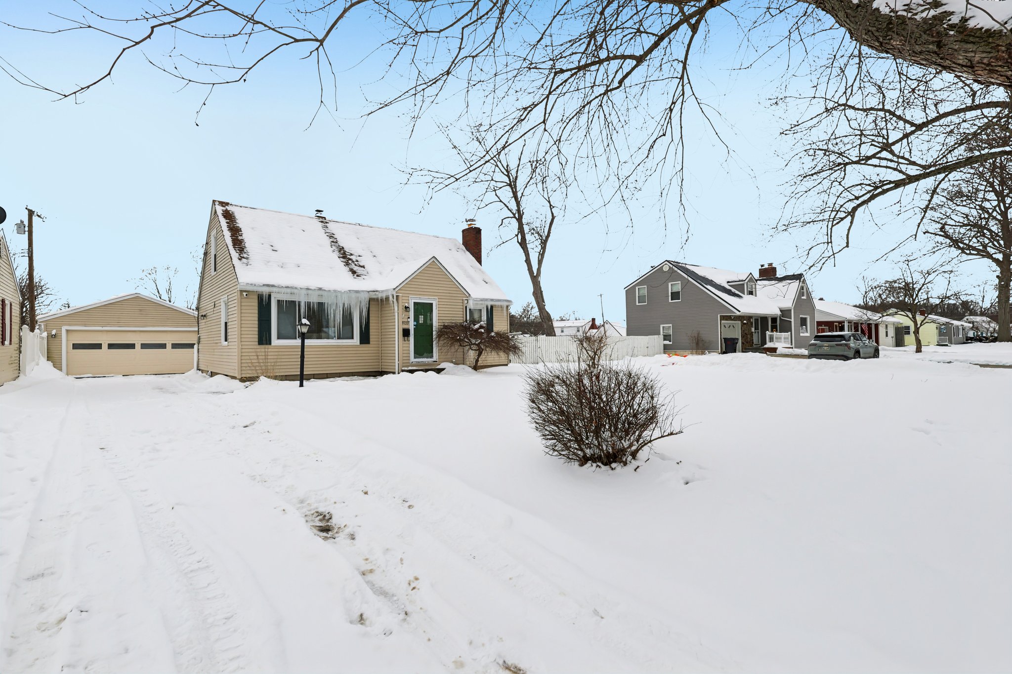 Avon Blvd-S2901-003.jpg