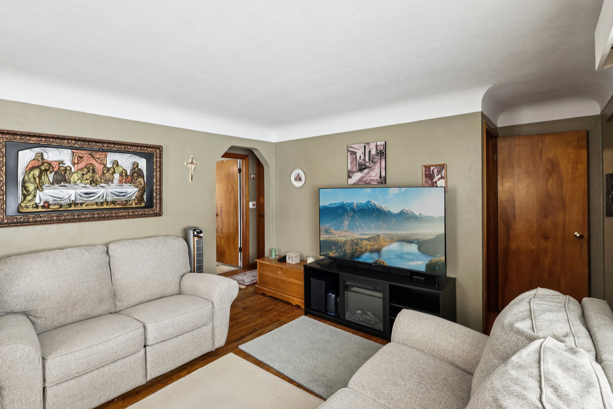 Avon Blvd-S2901-012.jpg