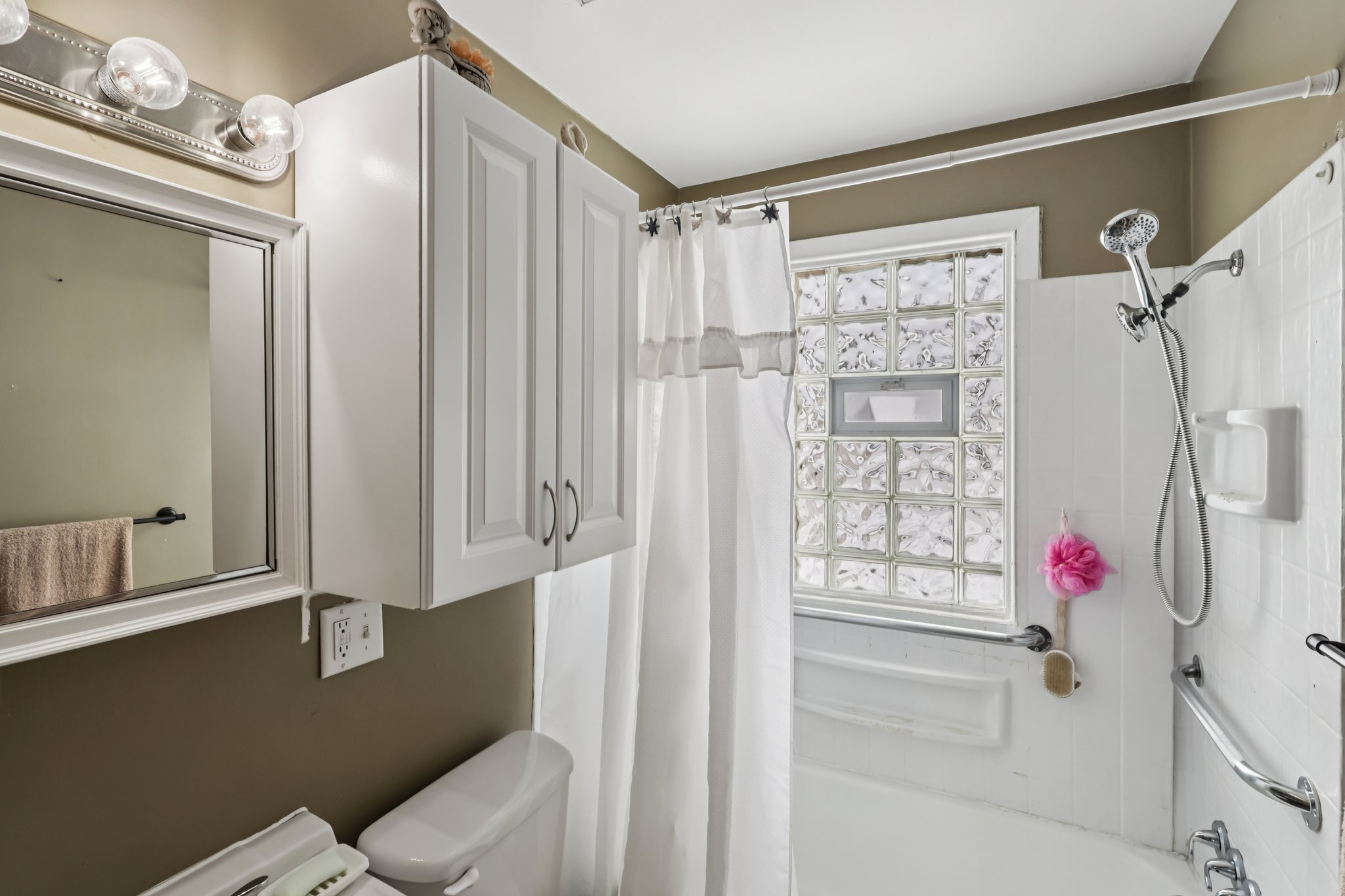 Avon Blvd-S2901-020.jpg