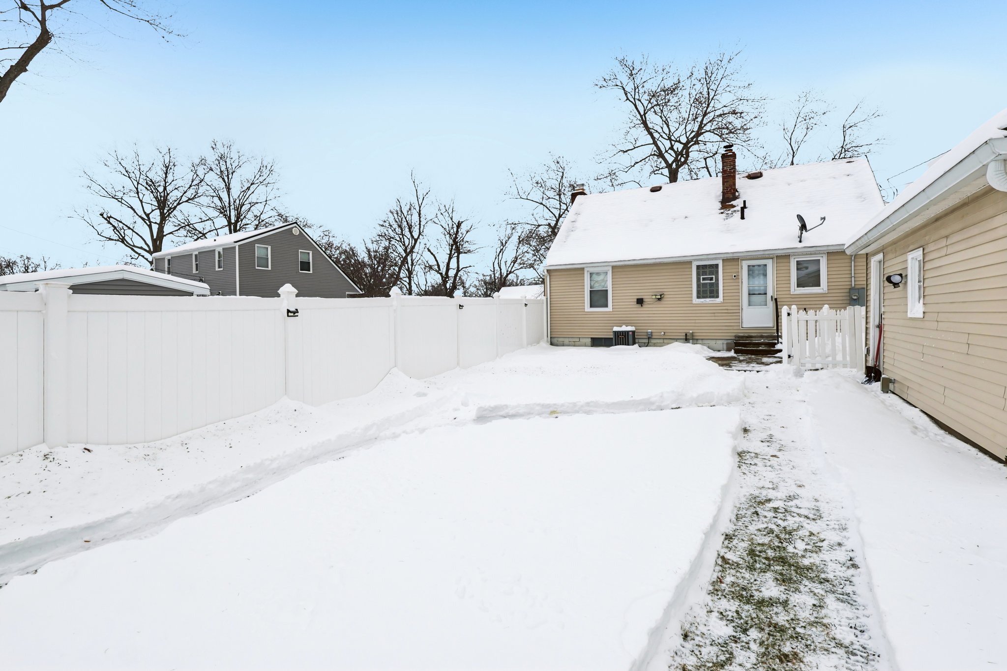 Avon Blvd-S2901-054.jpg