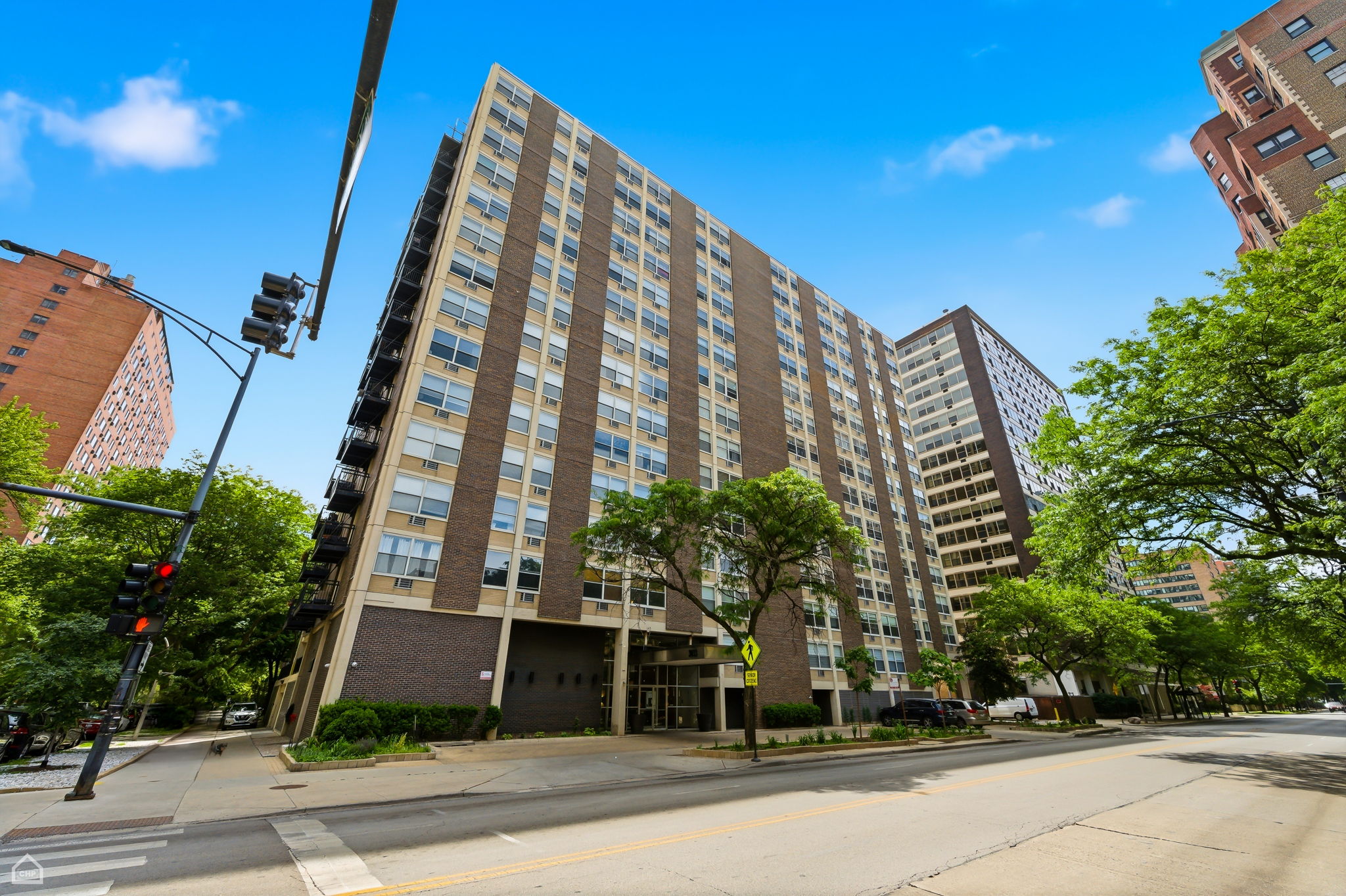 3033 N Sheridan Rd 1609_002