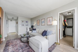 3033 N Sheridan Rd 1609_008