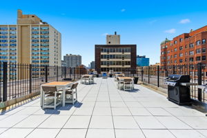 3033 N Sheridan Rd 1609_011