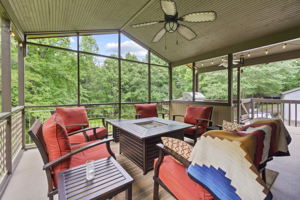 3033 State Park Rd, Greenville, SC 29609, USA Photo 18