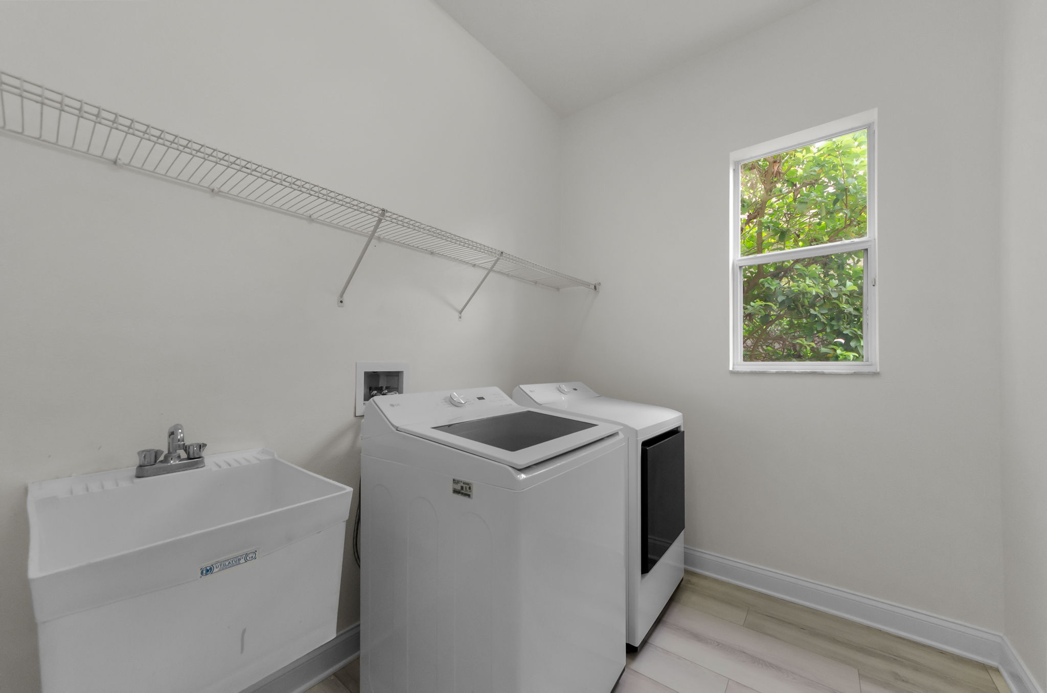 Lower Level Laundry Room 1a