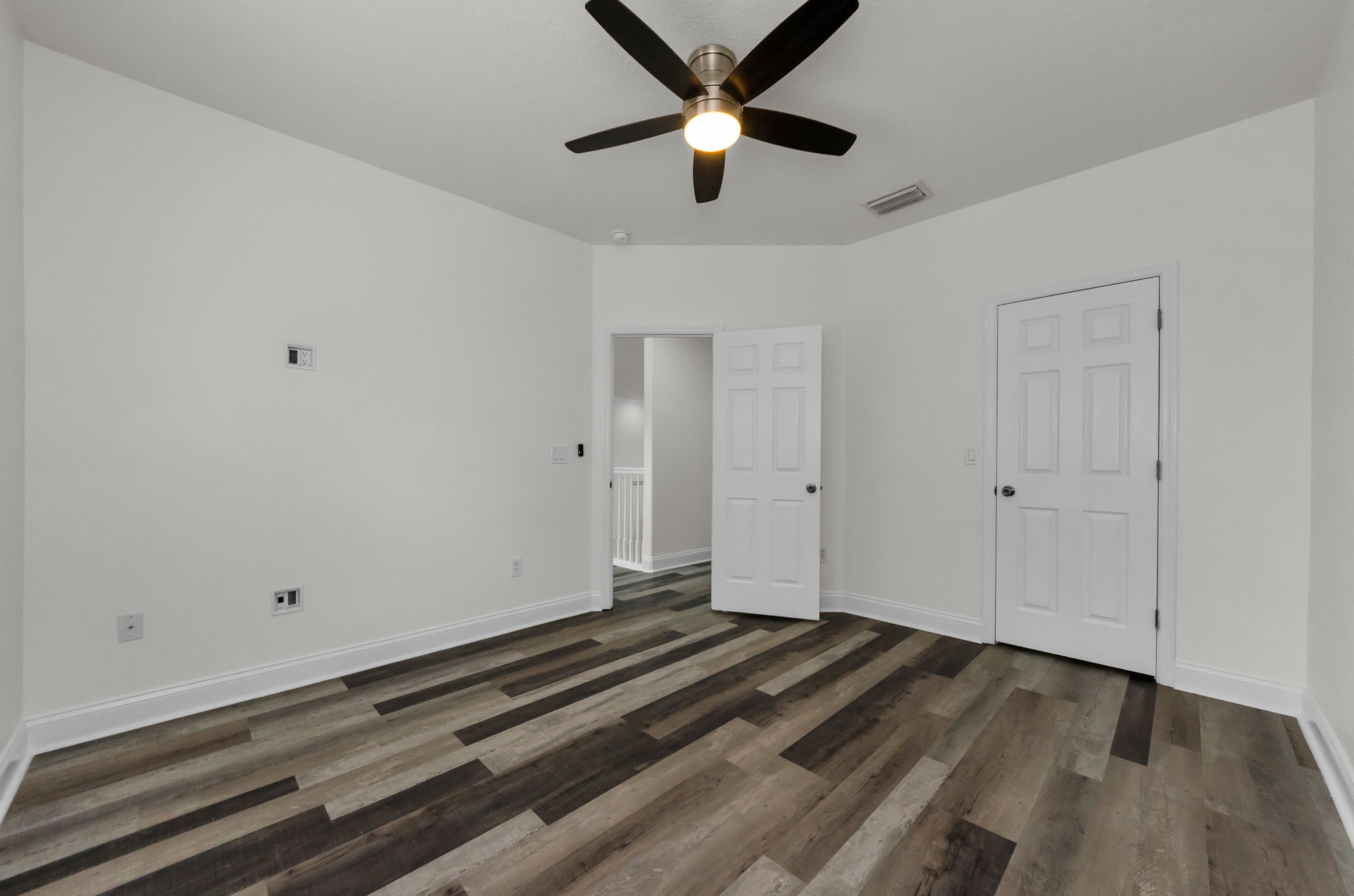 Upper Level Bedroom 4a