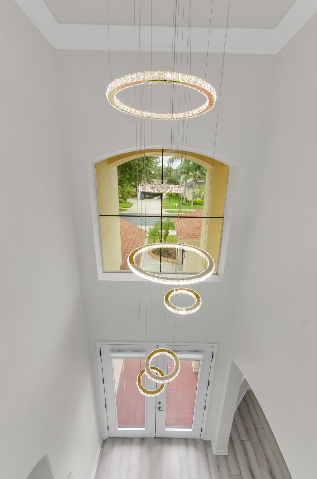 Upper Level Foyer View 1a