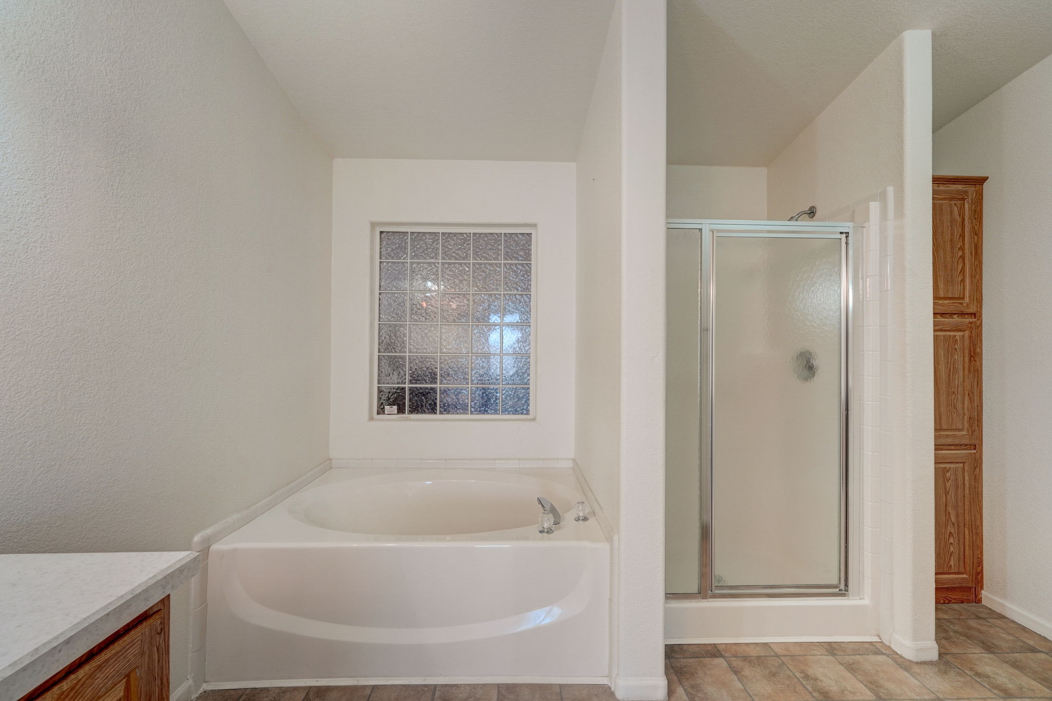 W Latham St-024