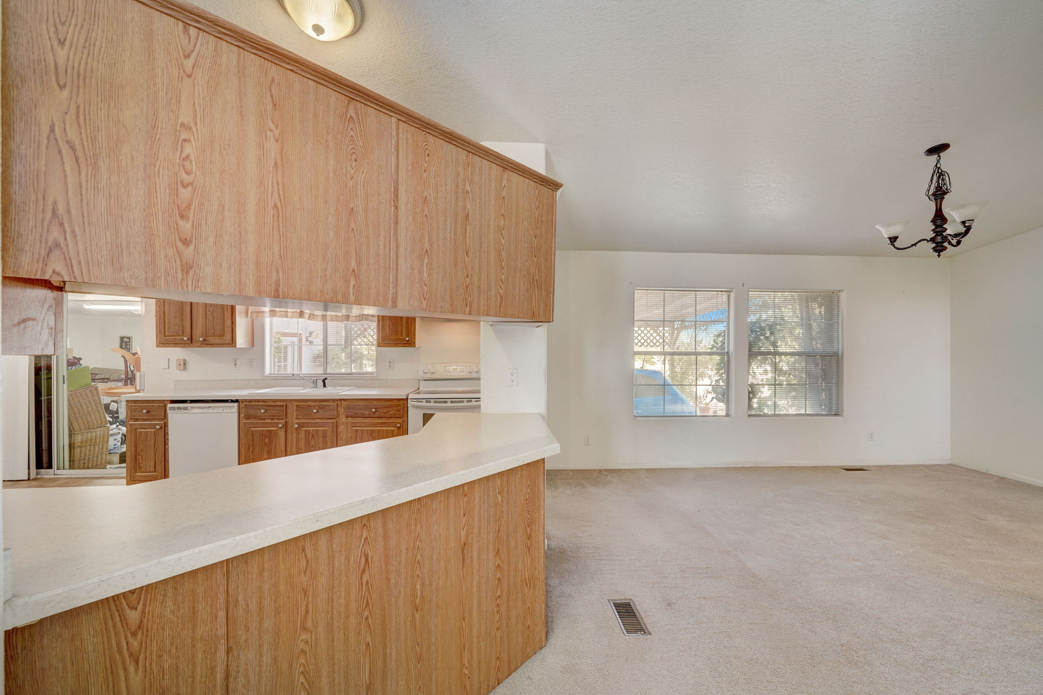 W Latham St-011