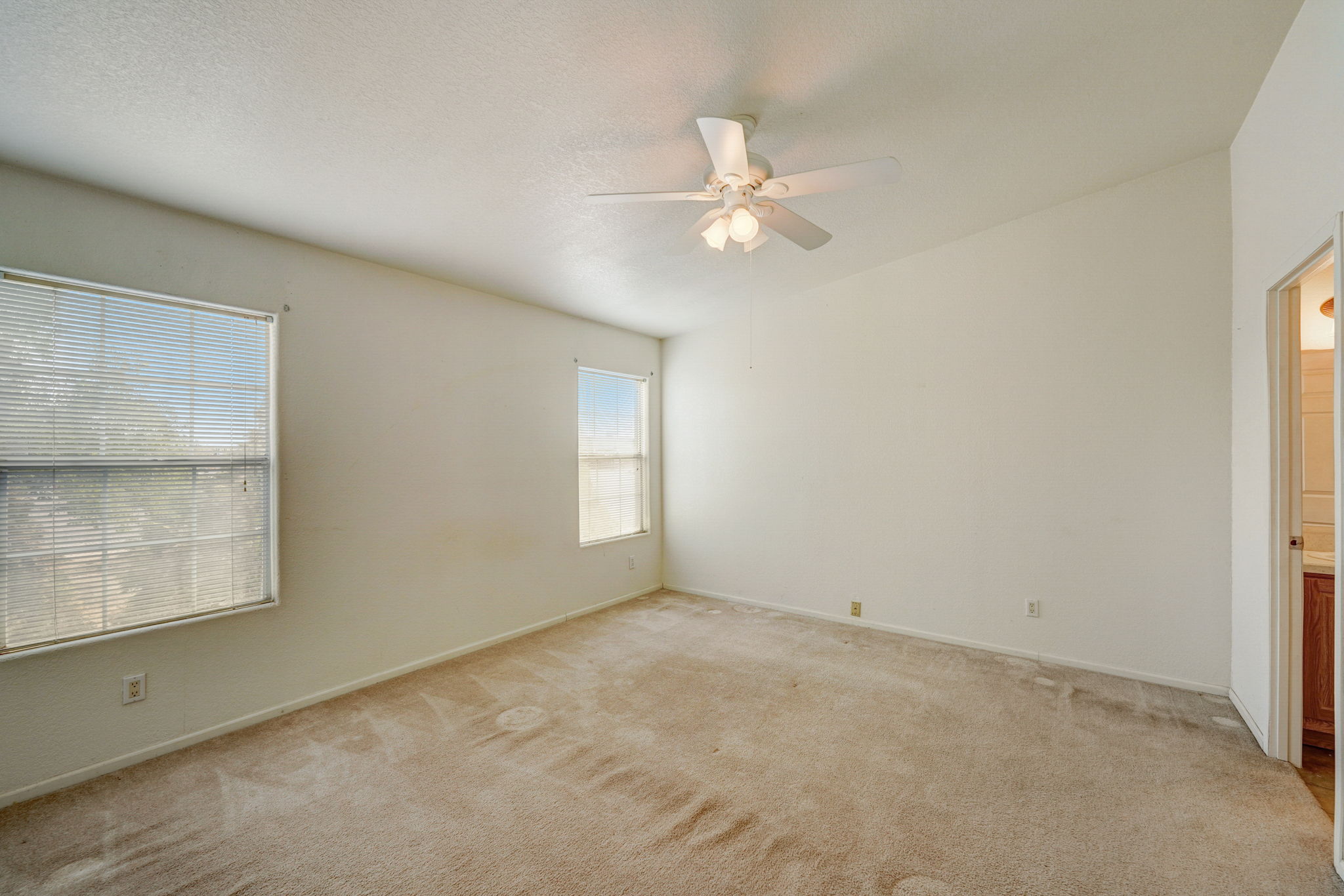 W Latham St-016