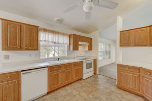 W Latham St-014