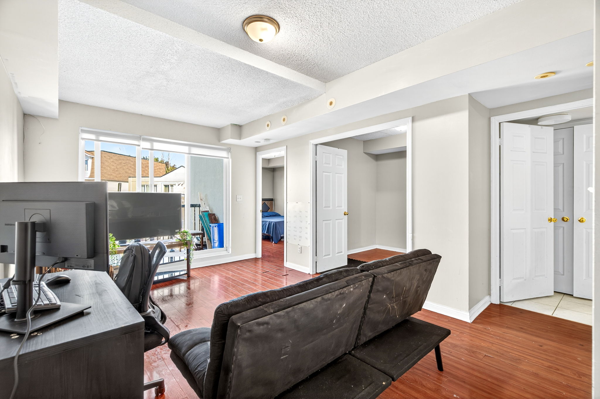 3035 Finch Ave W Unit 2022 Toronto, ON M9M 0A3