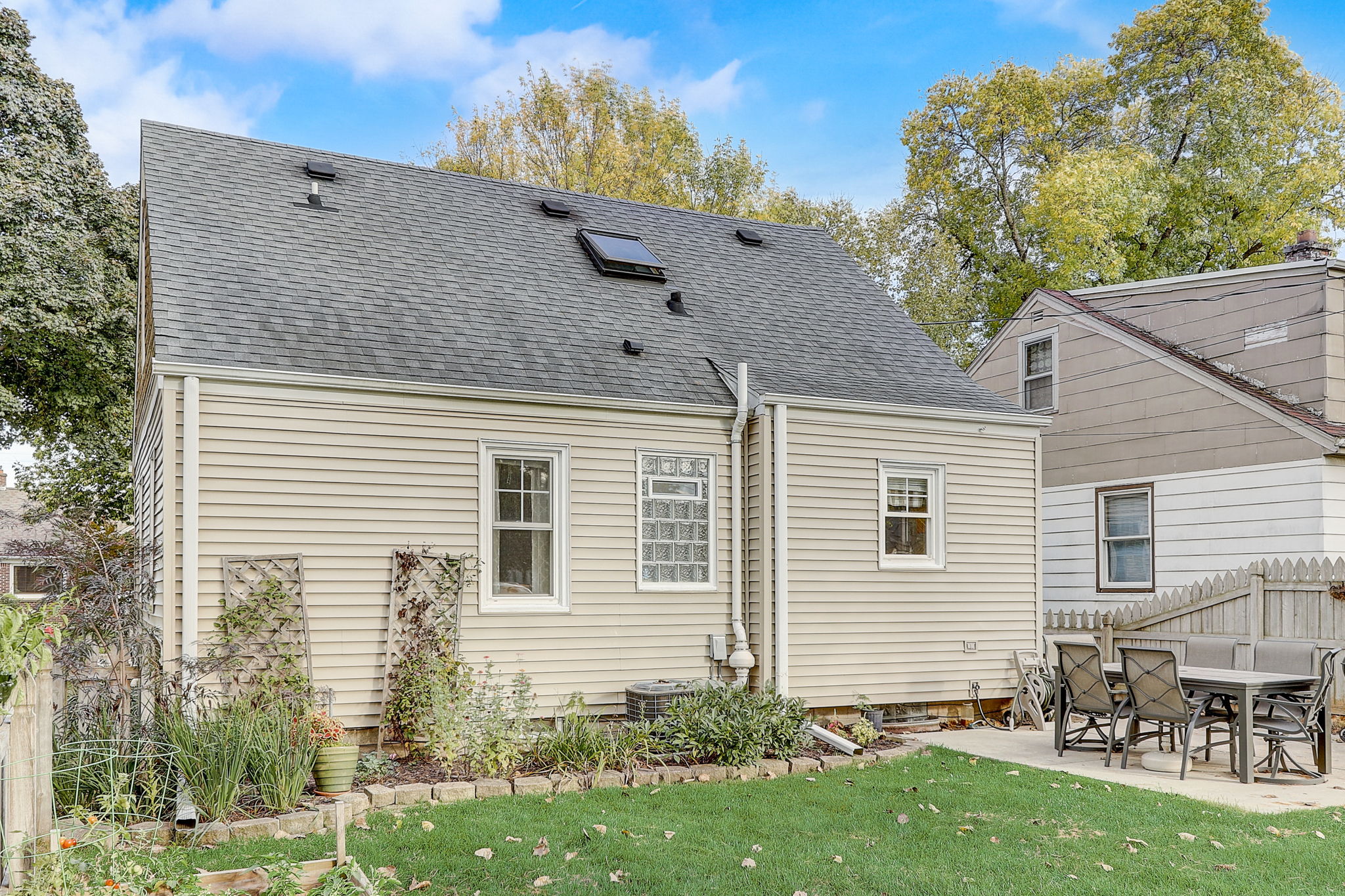 N 88th St-039