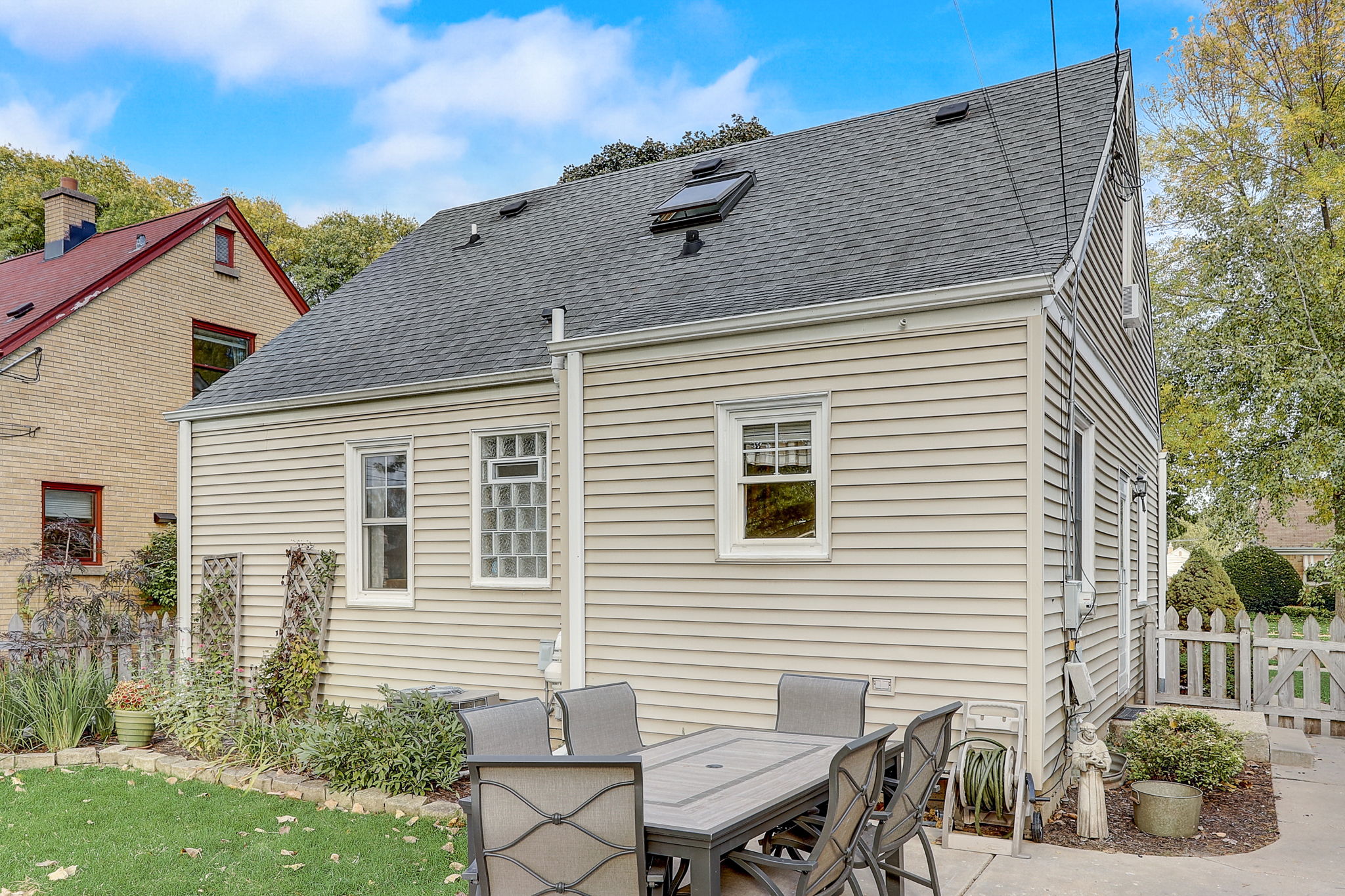 N 88th St-037