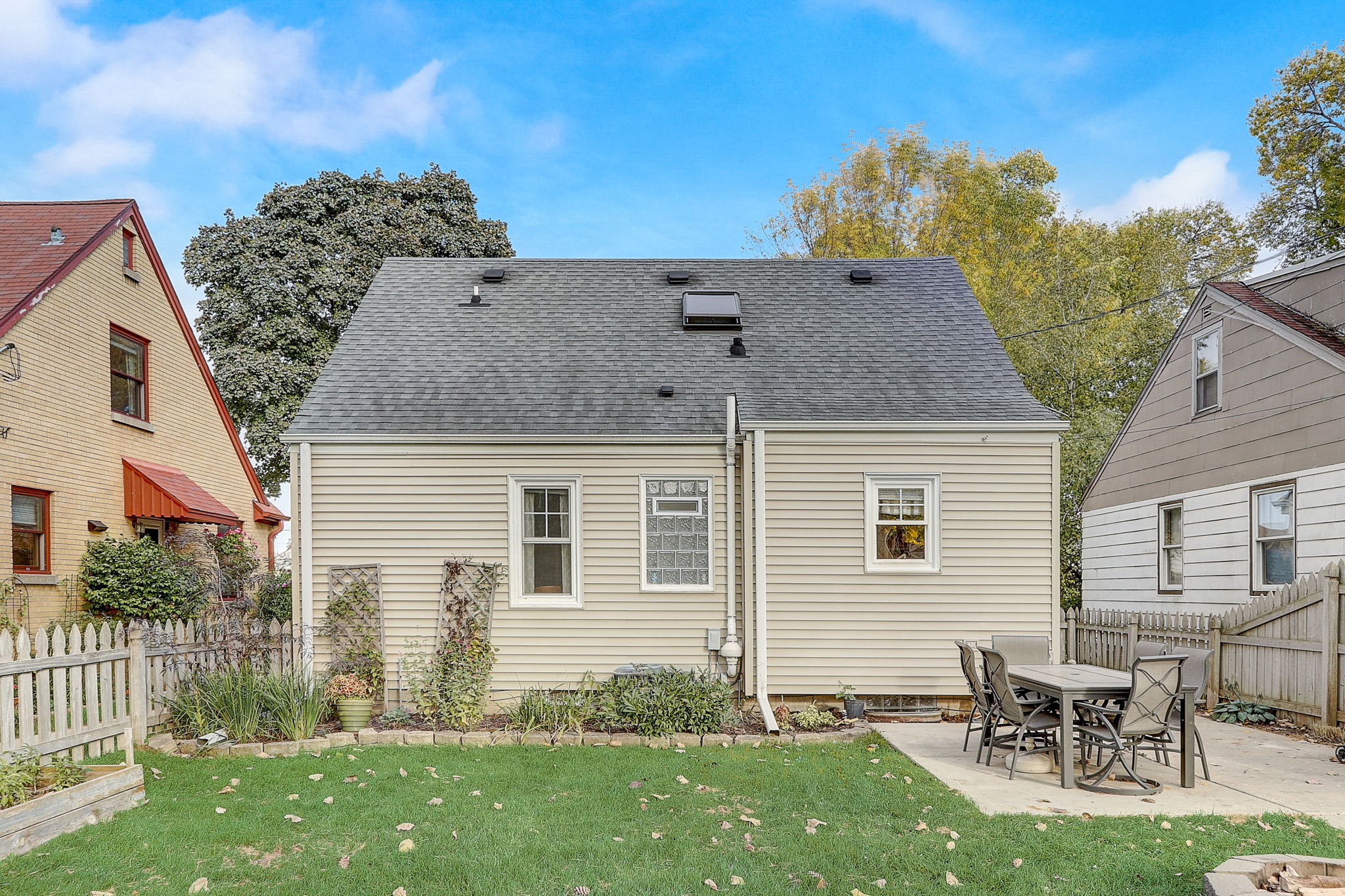 N 88th St-038