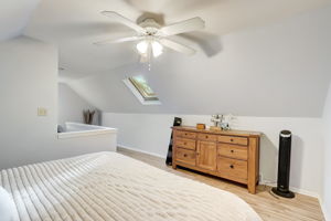 N 88th St-024