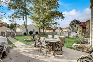 N 88th St-035