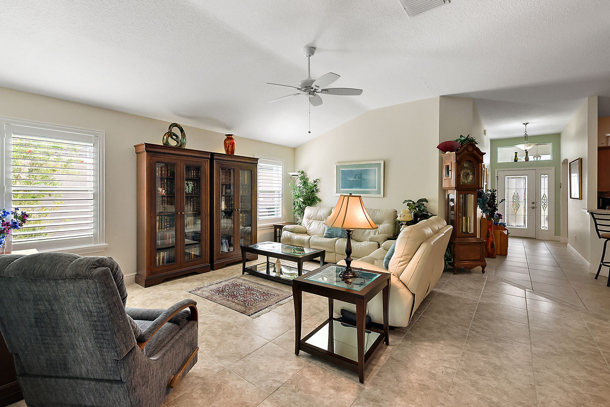 Living/Foyer