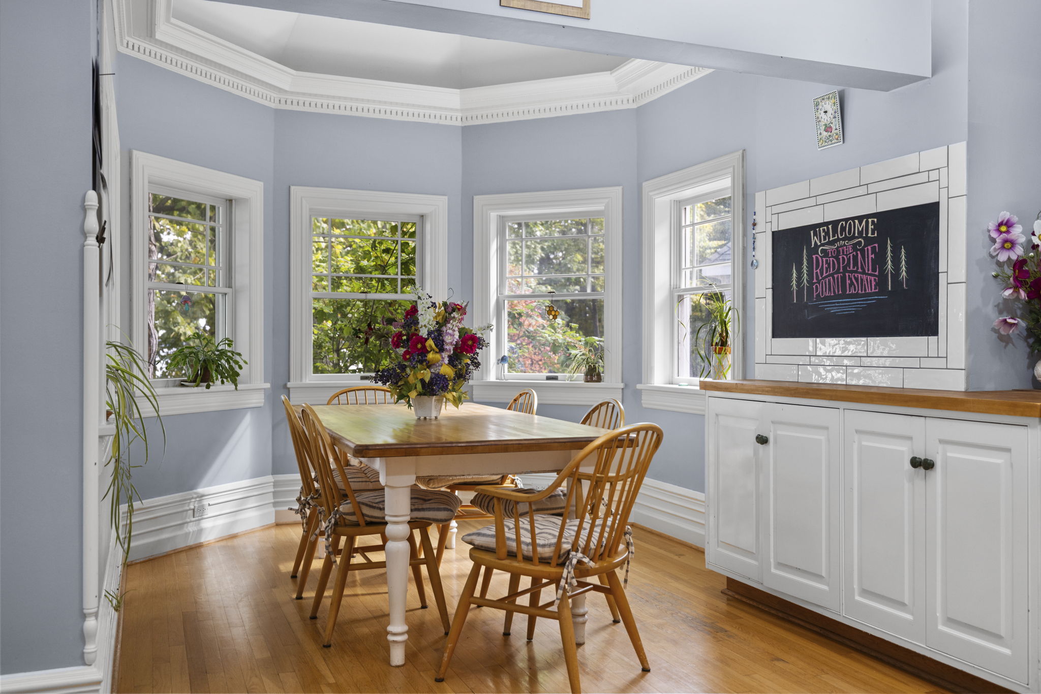 Kitchen/Breakfast Area