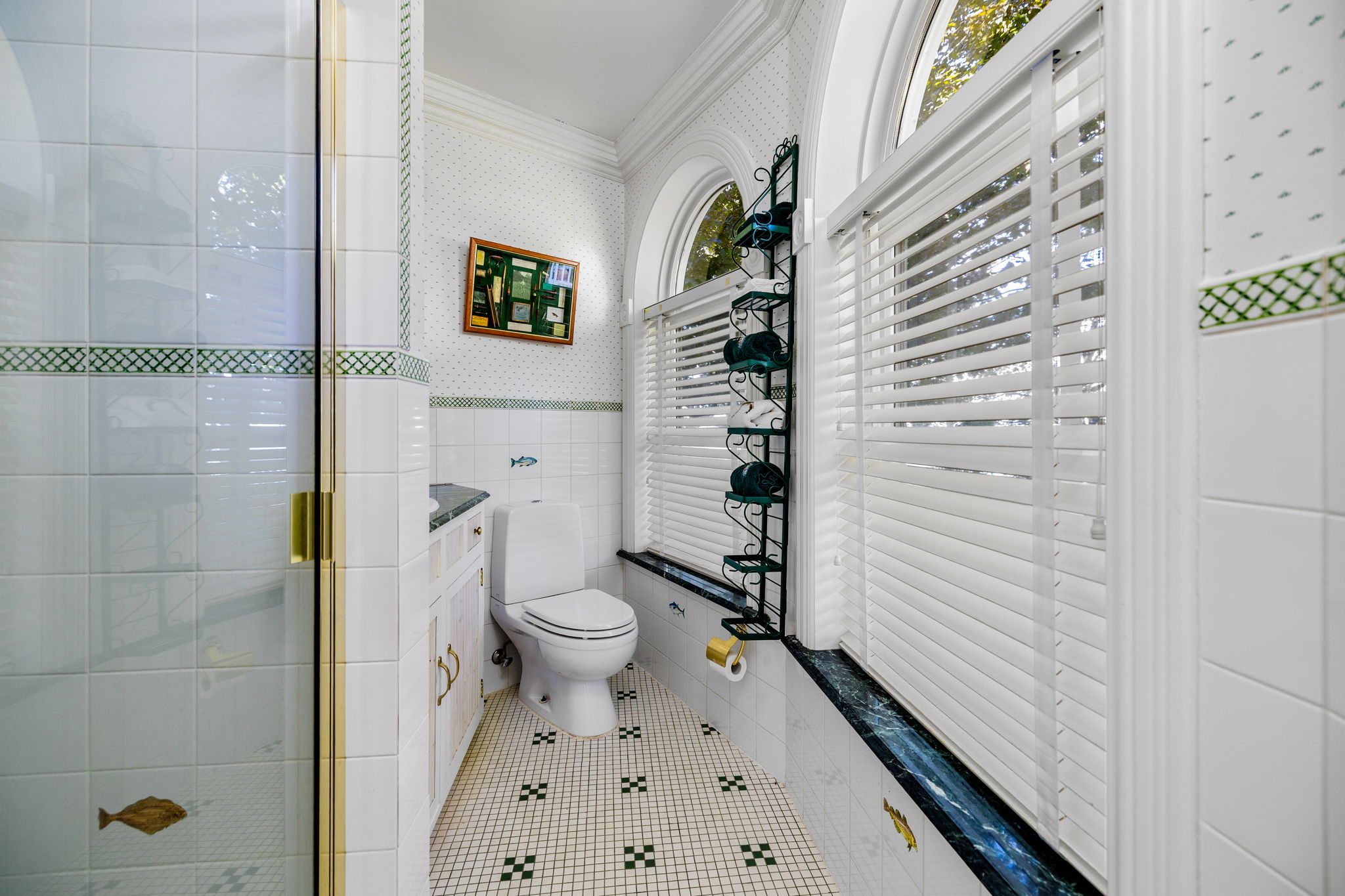 Gazebo Bathroom