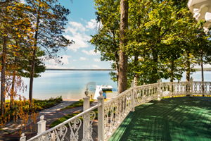 Building - Exterior Front