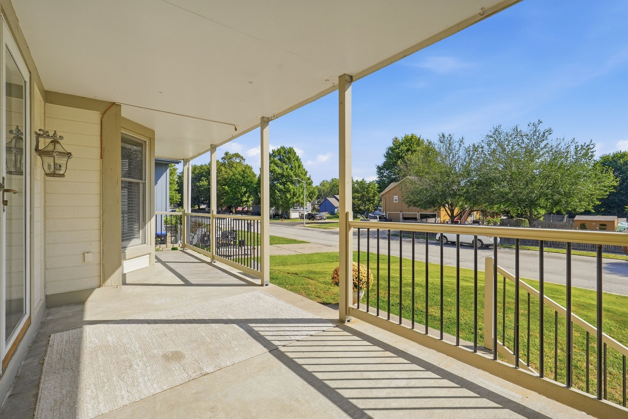 03 Front Porch