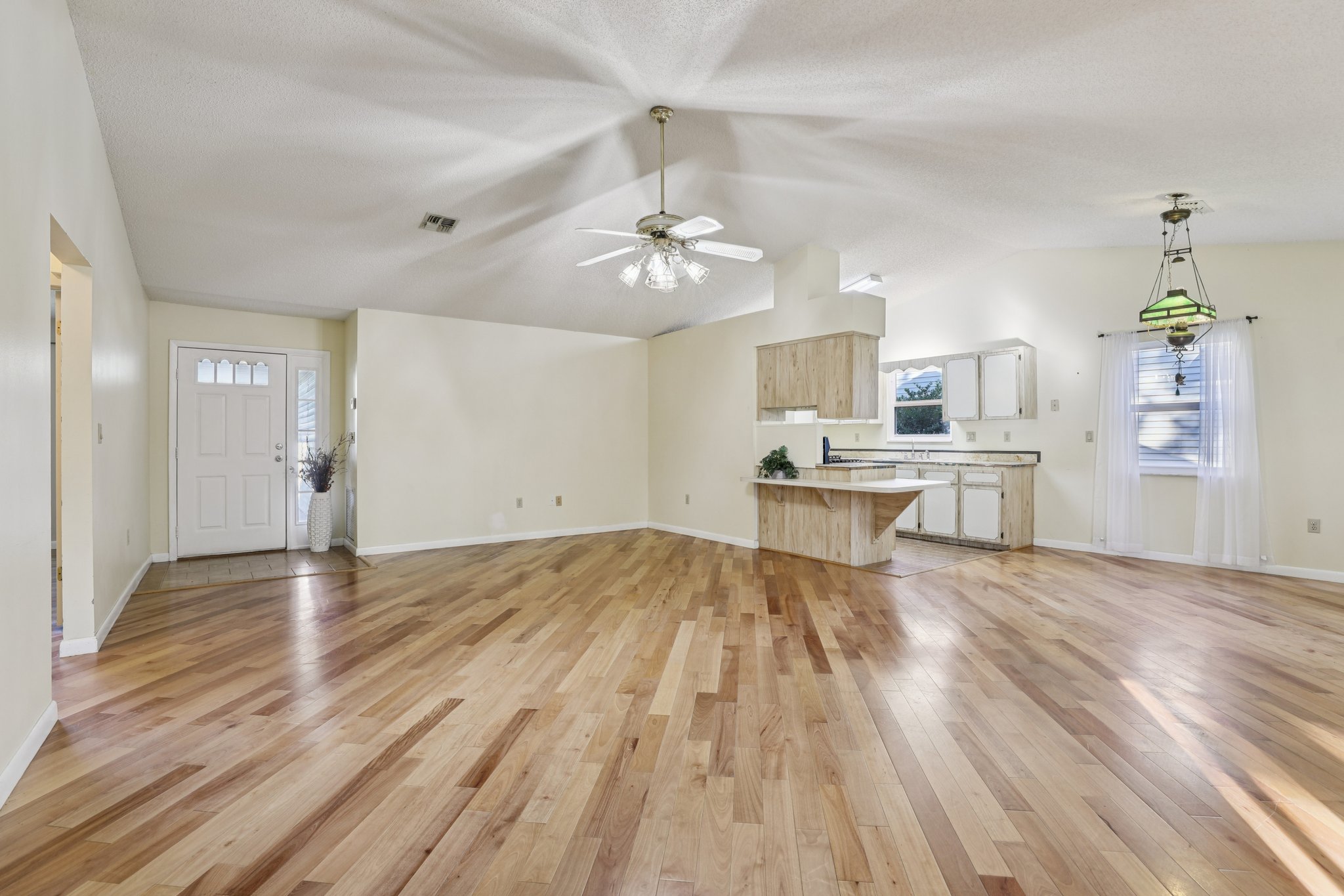 Brigadoon Cir-S0111-011.jpg