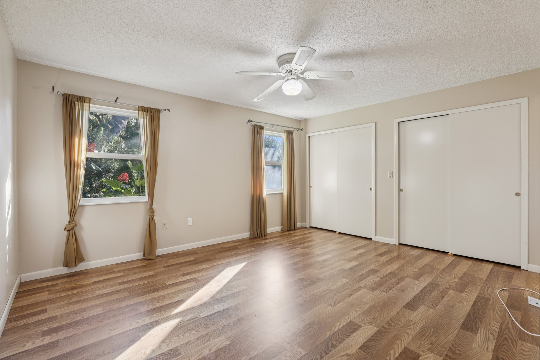 Brigadoon Cir-S0111-024.jpg