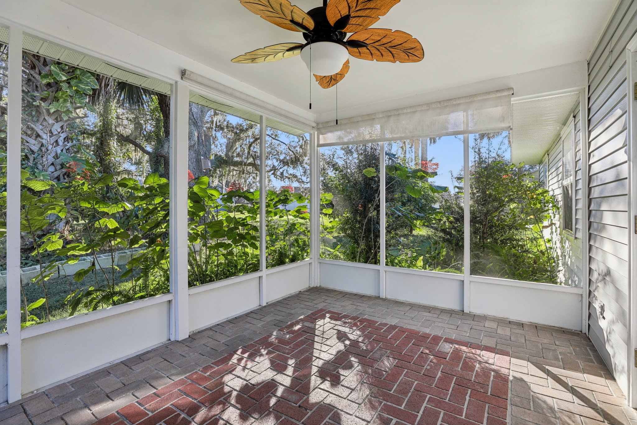 Brigadoon Cir-S0111-031.jpg