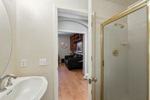  Photo 46