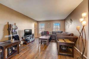 E Summit Ave-010