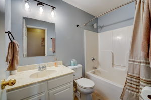 E Summit Ave-032
