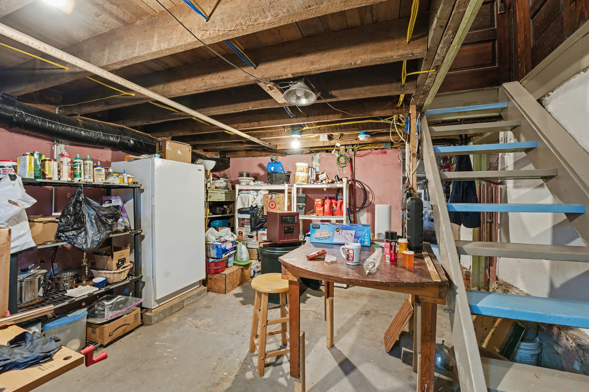 Basement/ cellar