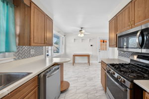 304 Golf Rd, Mount Prospect, IL 60056_5