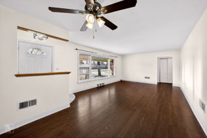 304 Golf Rd, Mount Prospect, IL 60056_2A