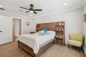 Jamaica Blvd-S2503-034.jpg