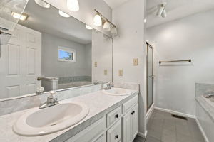  Photo 40