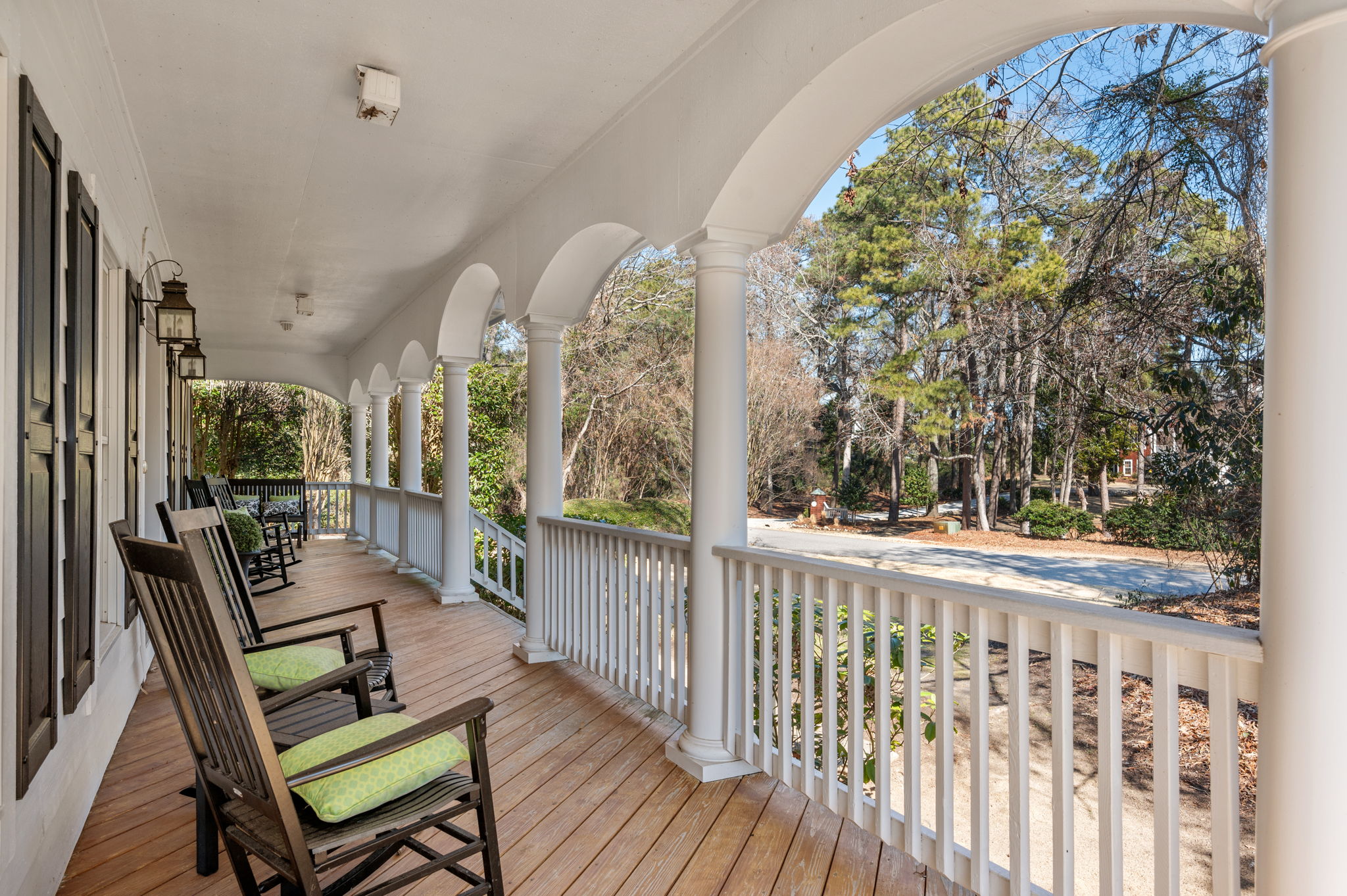 3040-Creek-Rd-Front-Porch