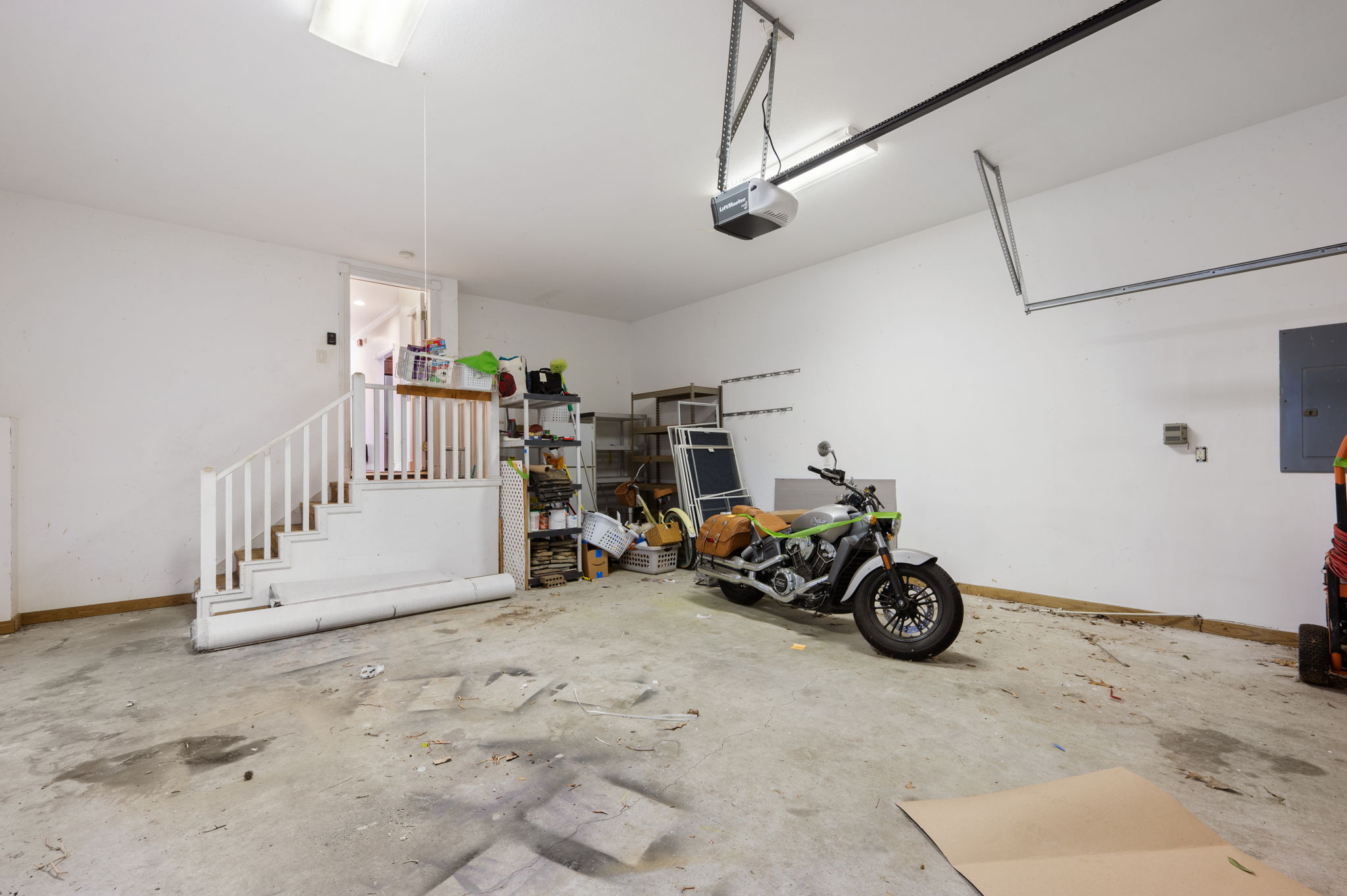 3040-Creek-Rd-Garage