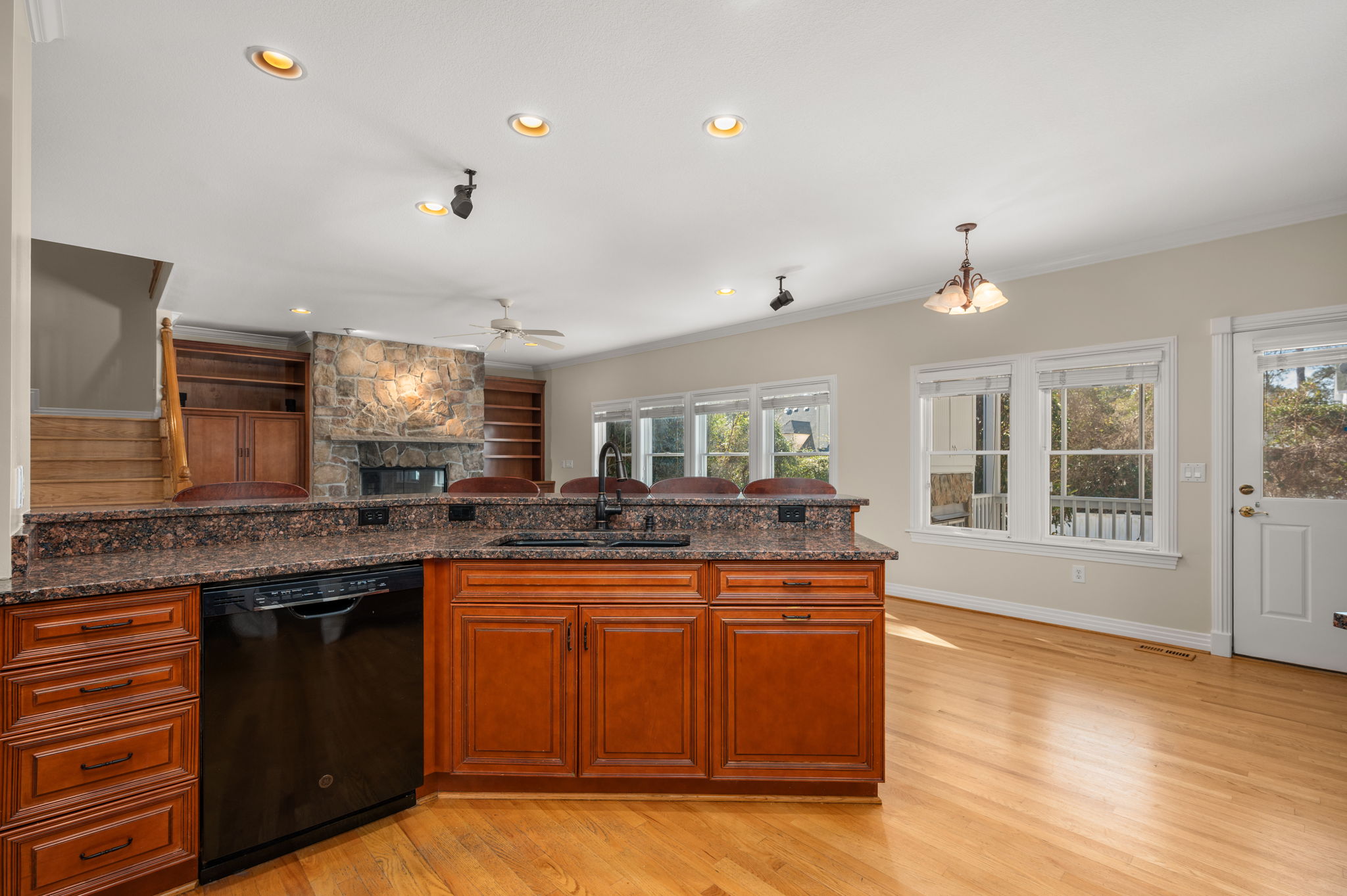 3040-Creek-Rd-Kitchen-V6