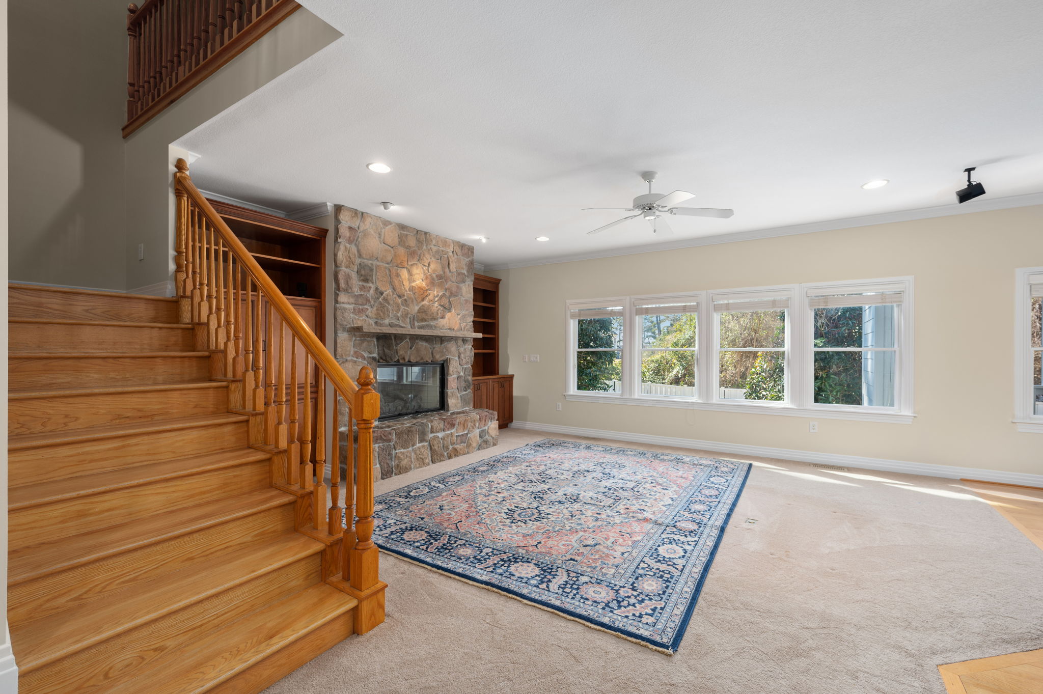 3040-Creek-Rd-Living