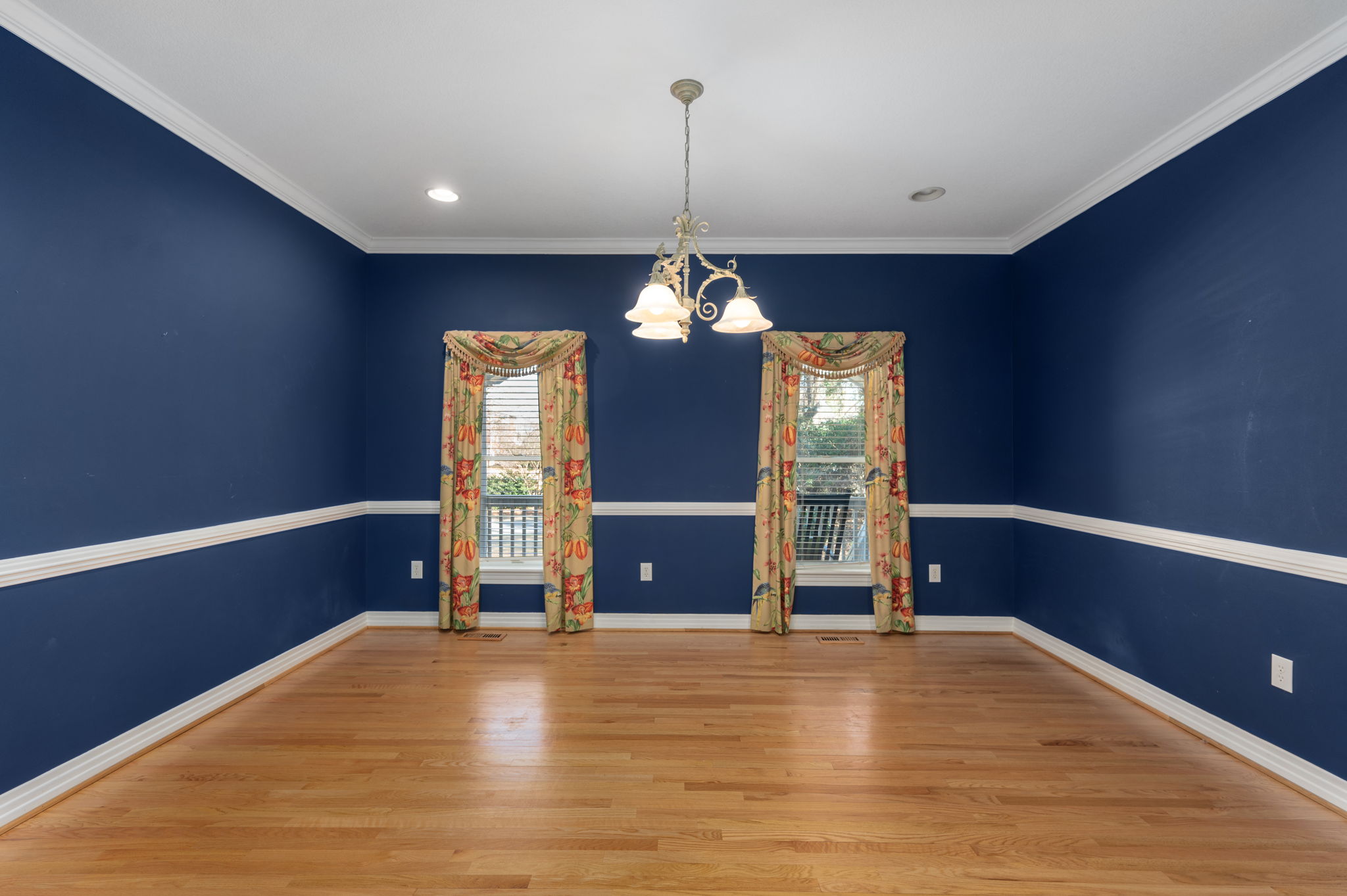 3040-Creek-Rd-Dining