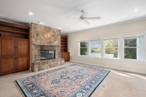 3040-Creek-Rd-Living-V2