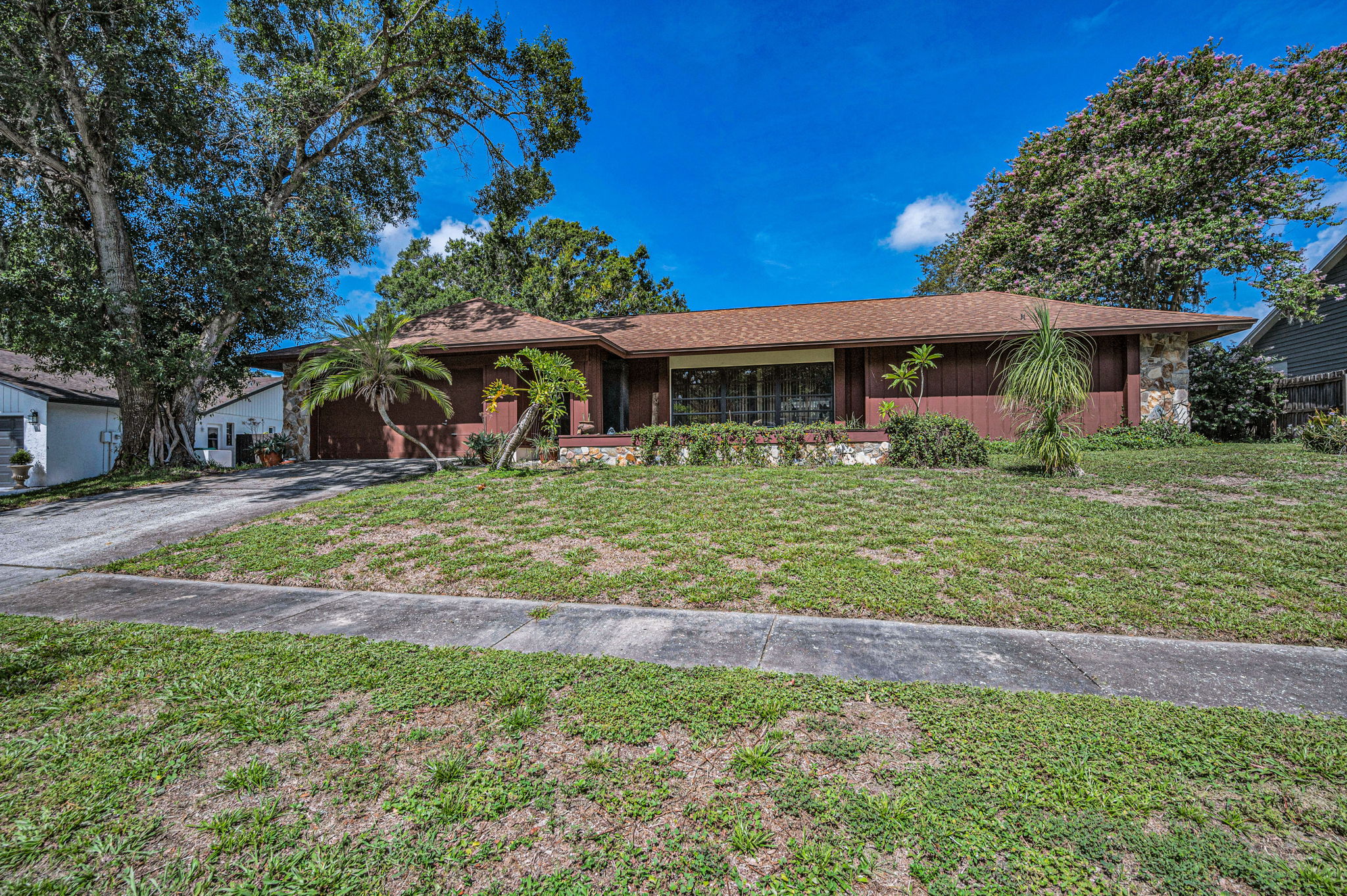 Front Exterior5