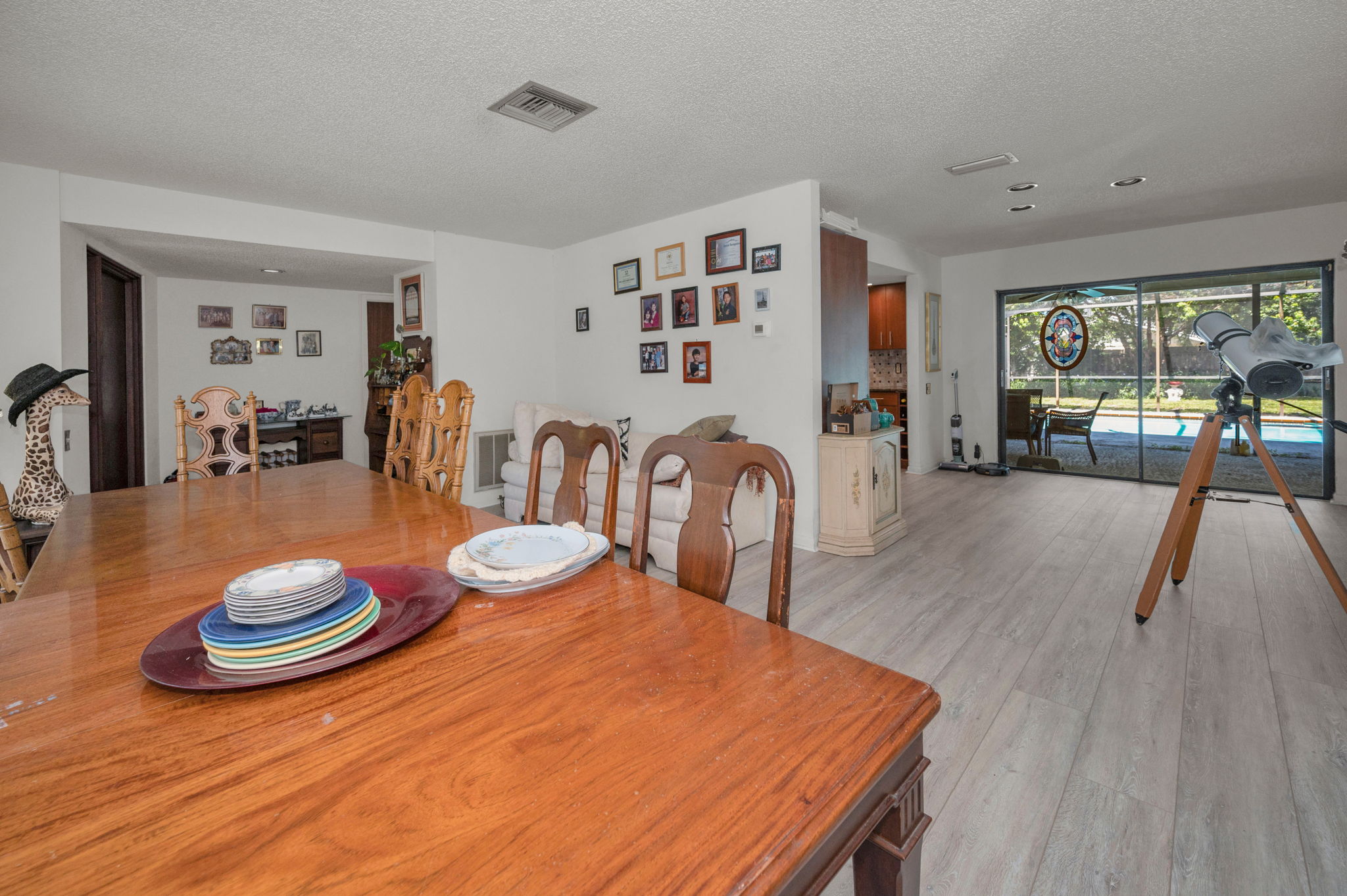 Living Room4