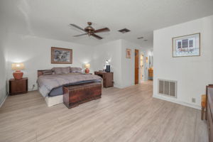 Primary Bedroom1a
