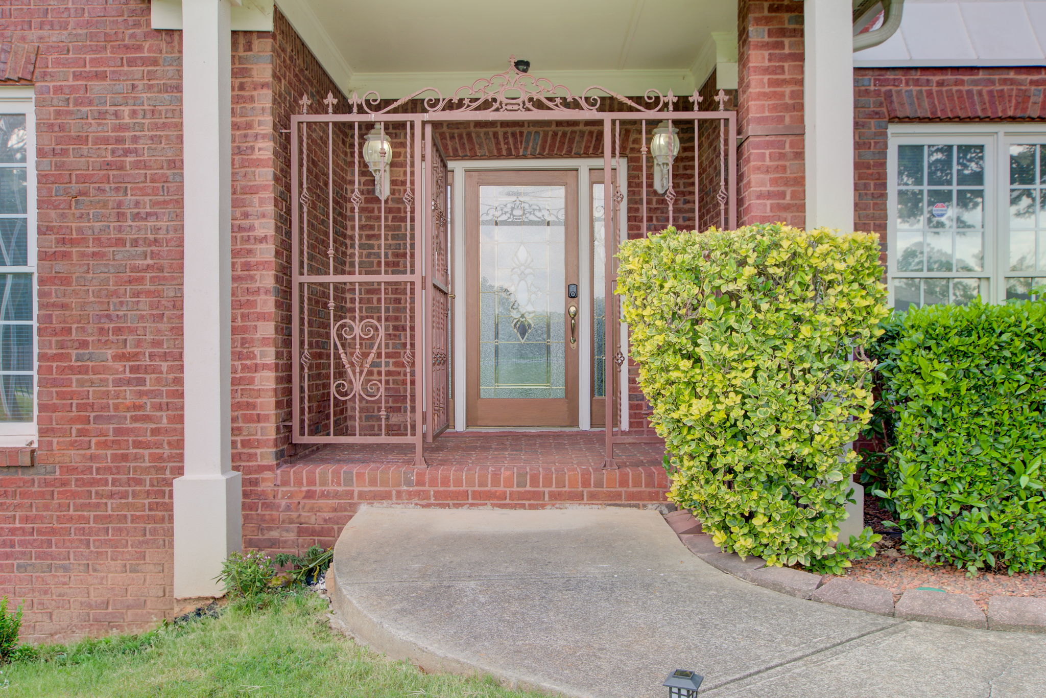 2 Ext Front Porch Entry Detail