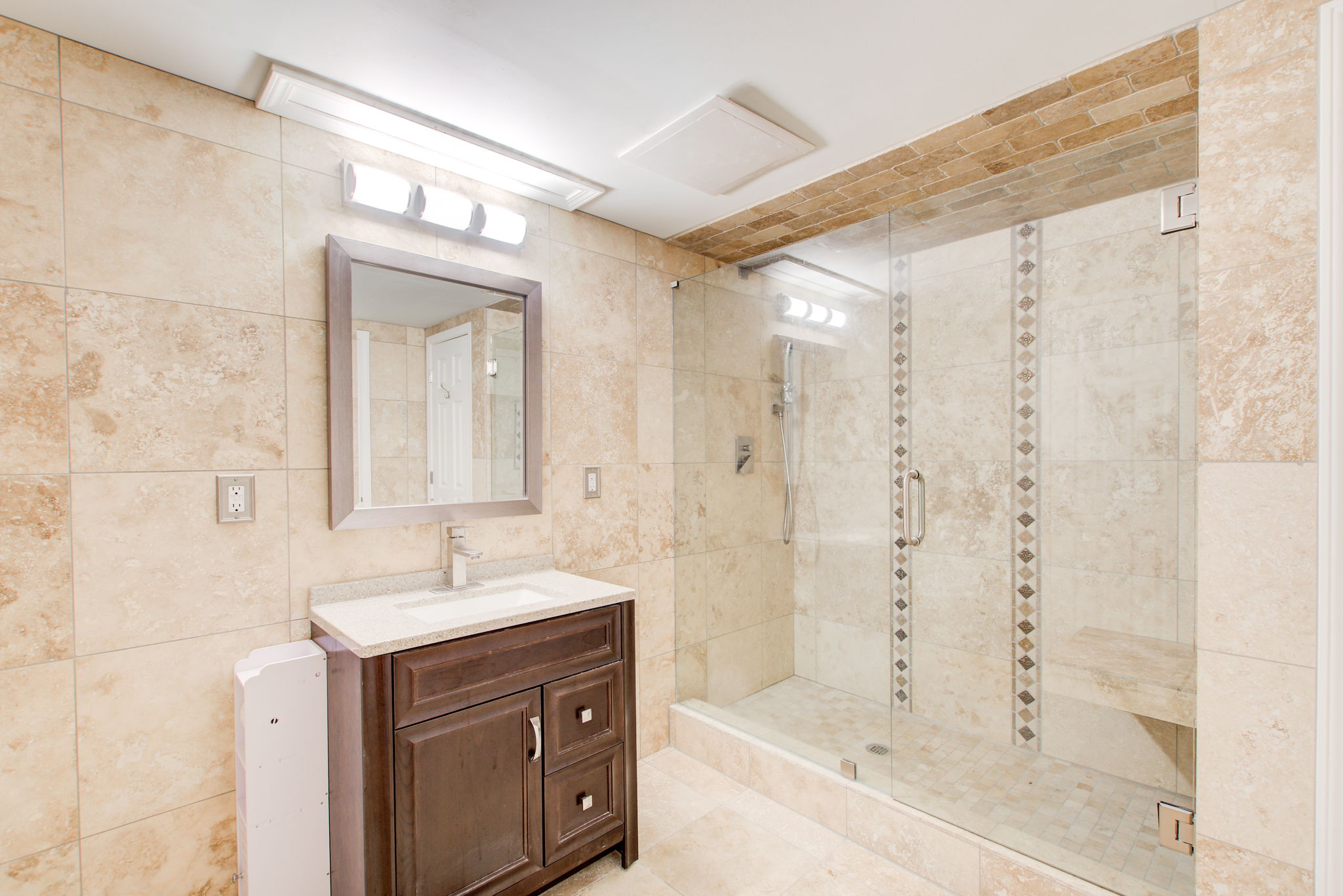 37 Terrace Level Full Bath A